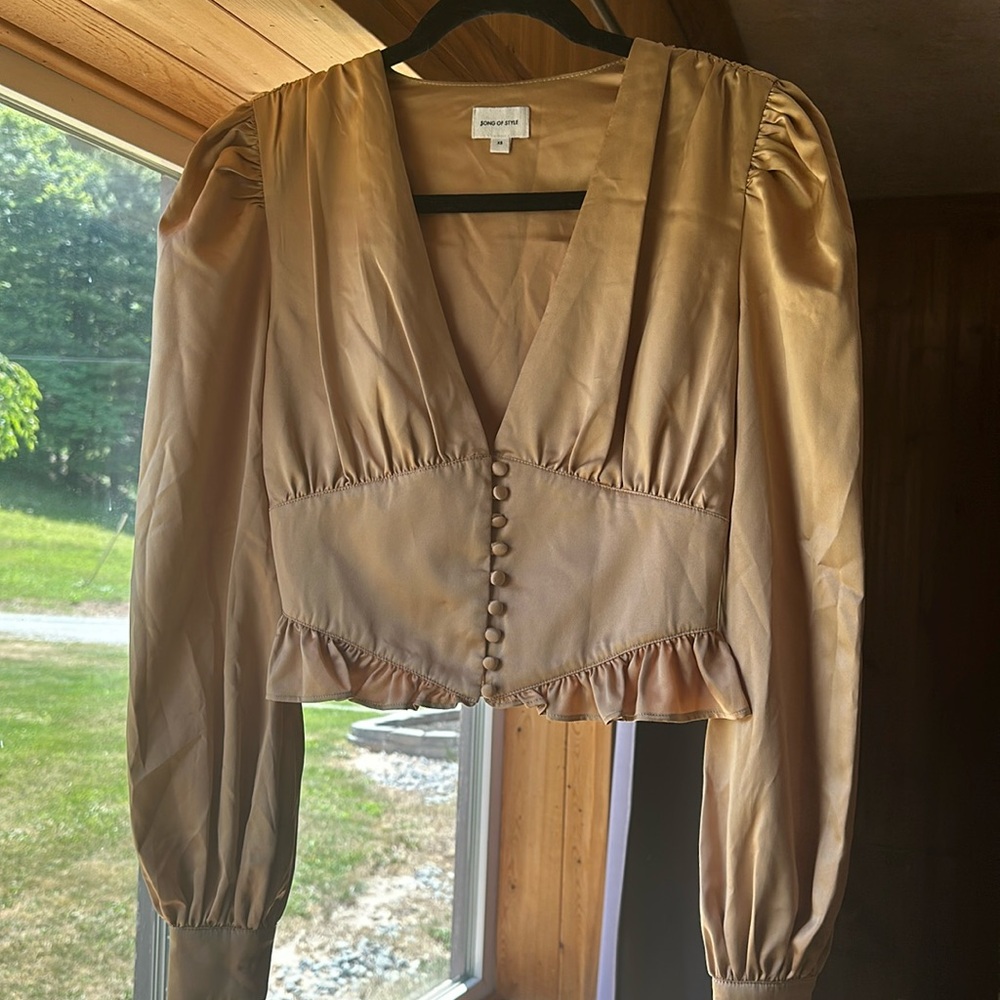 Song Of Style beautiful golden top